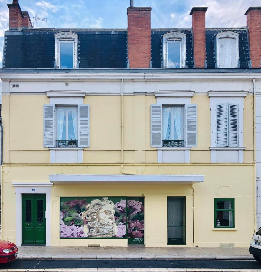 Le Massilia Comble Vichy Exterior photo